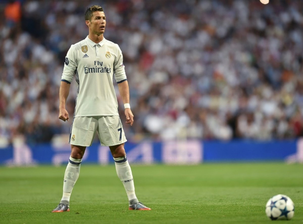 Real Madrid Home Jersey Ronaldo #7 White Youth Kit LOCAL STOCK